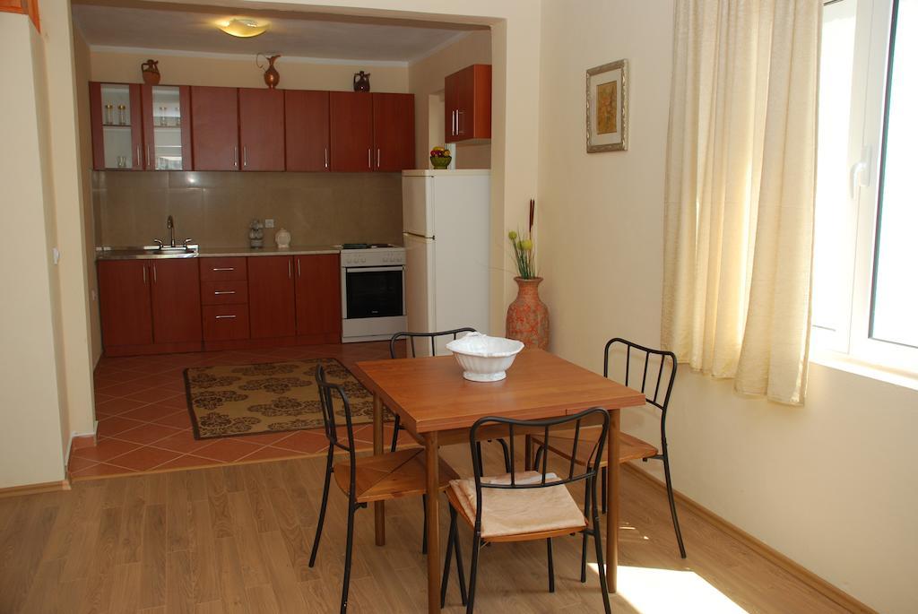Apartments Ismy Ulcinj Rum bild