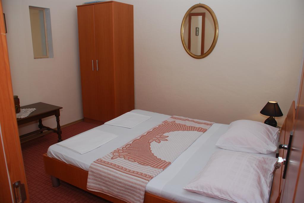 Apartments Ismy Ulcinj Rum bild