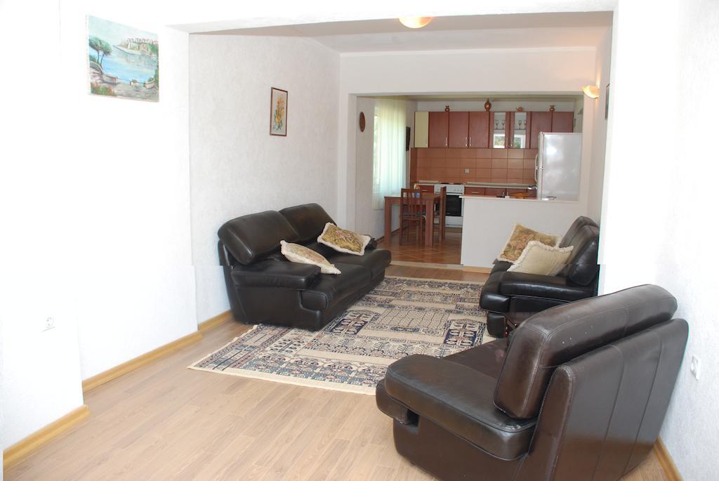 Apartments Ismy Ulcinj Rum bild